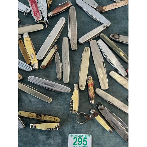 295 - Group of various vintage pocket/ pen knives