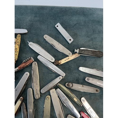 295 - Group of various vintage pocket/ pen knives