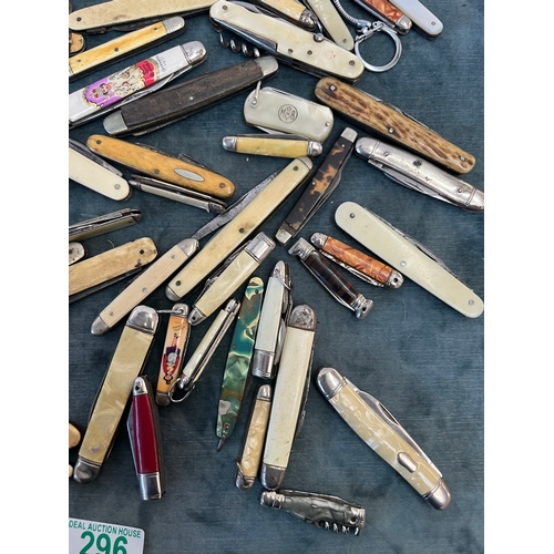 296 - Group of various vintage pocket/ pen knives