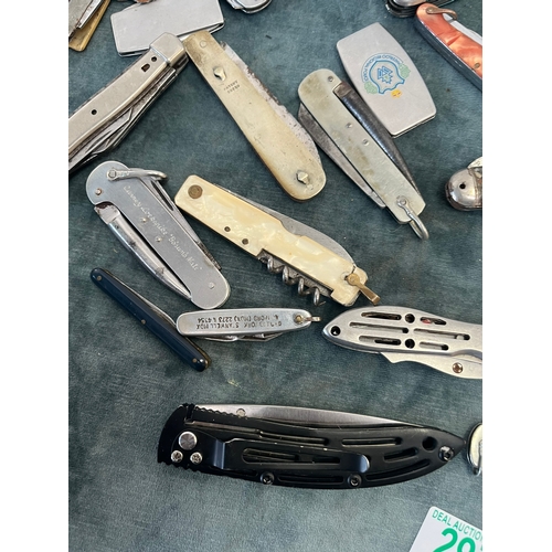 297 - Group of various vintage pocket/ pen knives