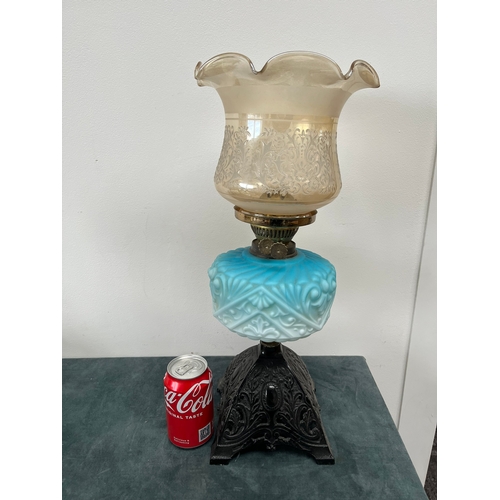 308 - Victorian oil lamp. Missing funnel