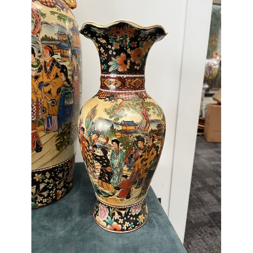 314 - Set of 3 oriental vases - one large two smaller