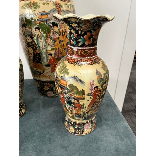 314 - Set of 3 oriental vases - one large two smaller