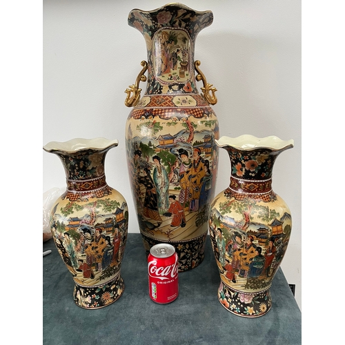 314 - Set of 3 oriental vases - one large two smaller