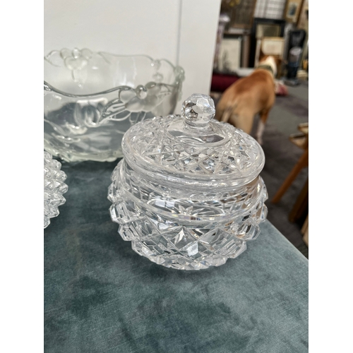 337 - 2 x glass bowls, decanter and lidded pot