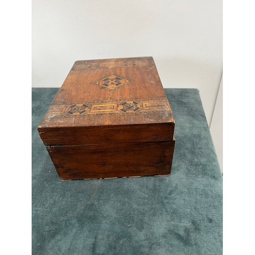 342 - Inlaid wooden box