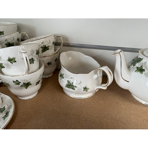 348 - Part tea set - Duchess Ivy