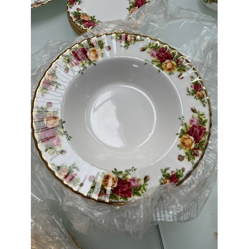 352 - Large selection of Royal Albert Country Roses - Dinnerware -new never been used
18 x 26.5cm dinner p... 