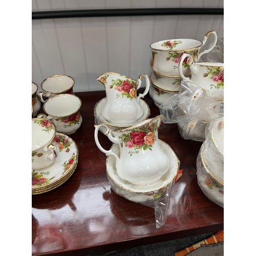 354 - Large selection of Royal Albert Old Country Roses  new never been used
3 x Teapots 
3 x Sugar bowls
... 