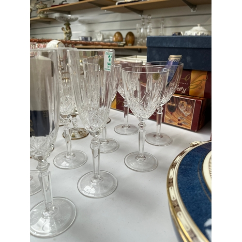 358 - 8 x Capri Crystal wine/ champagne glasses