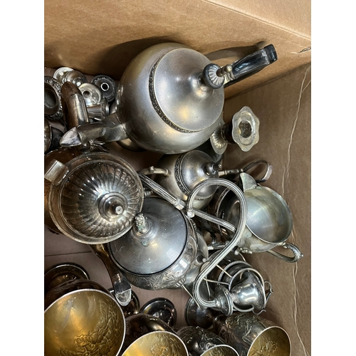 372 - Box of various silverplated items