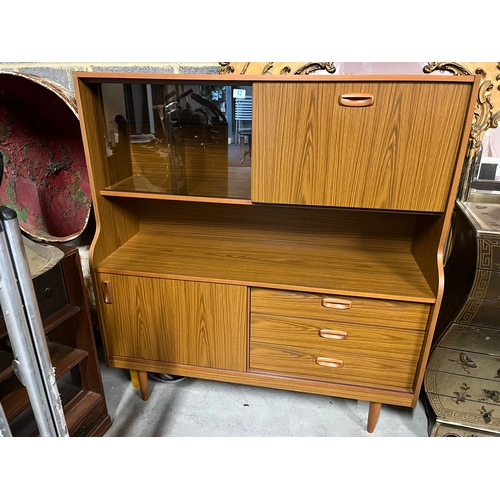 52 - Schreiber retro cabinet