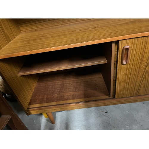 52 - Schreiber retro cabinet