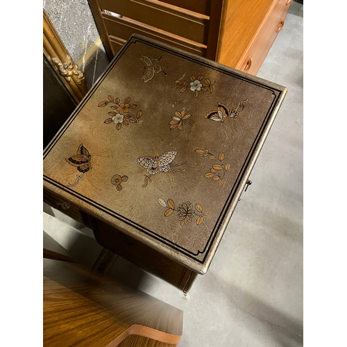 55 - Oriental style drawers decorated with butterfly's