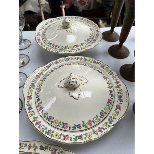 214 - Marlborough Royal Petal Grindley dinner ware