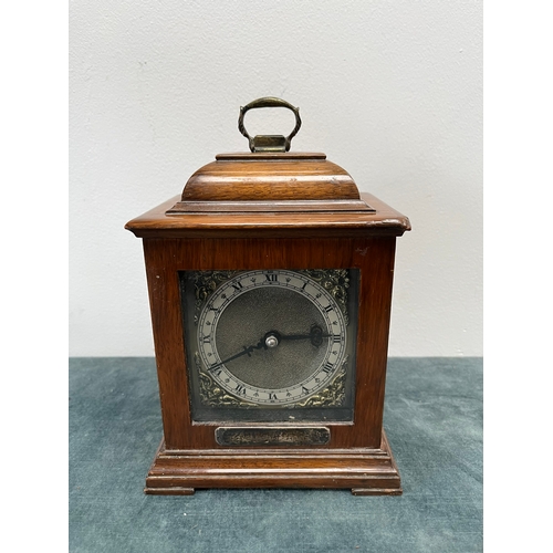 273 - Wind up bracket/ mantle clock