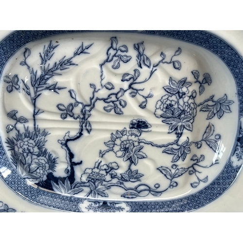 307 - 2 x Large Victorian blue and white meat platters - Copeland