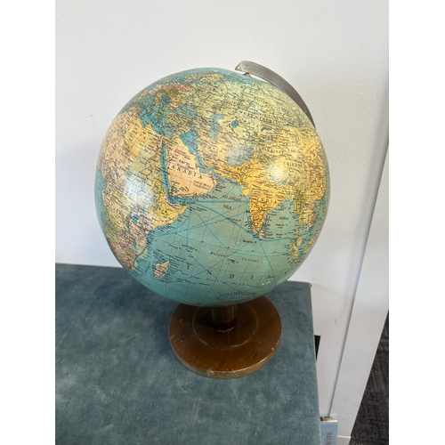 213 - Dr R Neuse Columbus Globe - Geographia