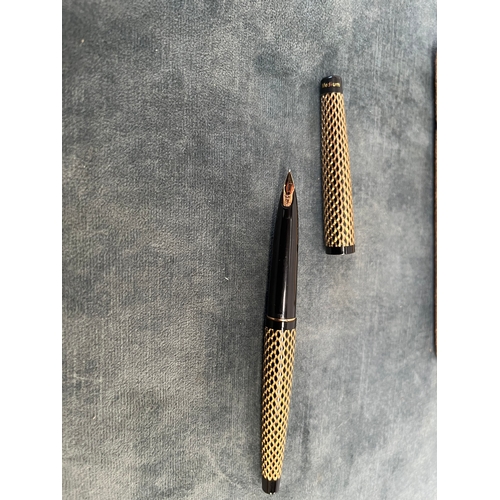 220 - Sheaffer Lady fountain pen with 14ct gold nib