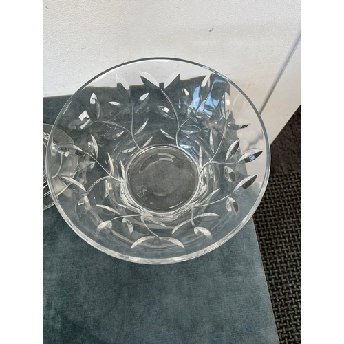 264 - Large glass spaghetti container and cut glass bowl