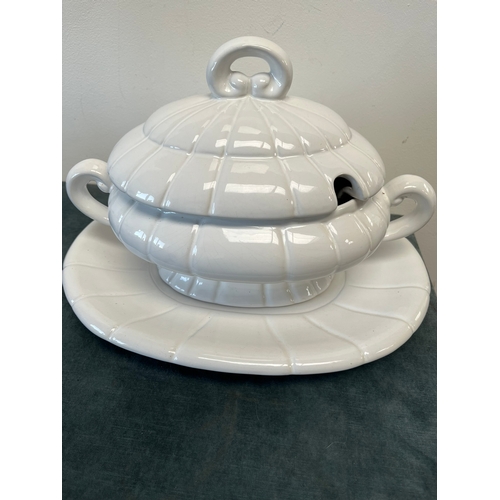 297 - White ceramic tureen