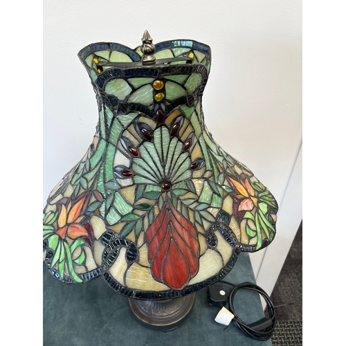 314 - Tiffany style stained glass table lamp