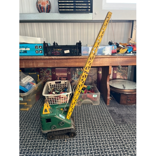 326 - Marx Toys Lumar Mobile Crane