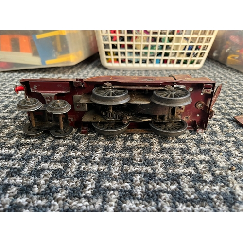 328 - Hornby clockwork wind up train 22cm long- in need of restoration - not working