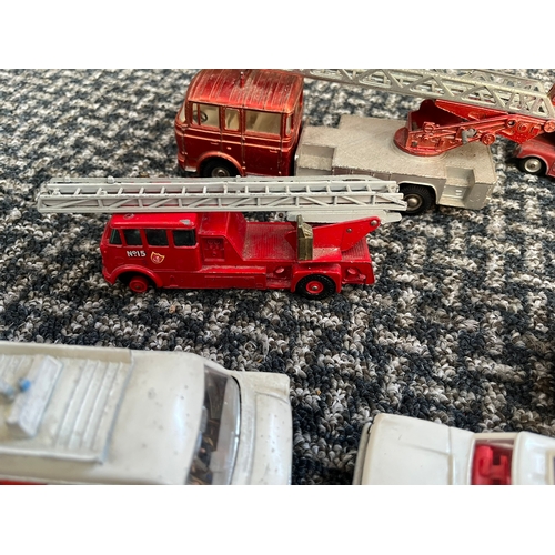 337 - Fire engines and police vehicles with accesories - Dinky + Corgi