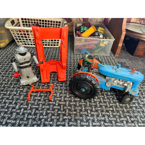 340 - Plastic battery tractor and Ideal robot