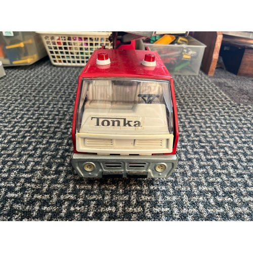 341 - Tonka Snorkel fire engine and Tonka cement mixer