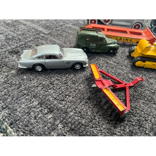 357 - Vintage model cars and construction models