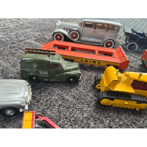 357 - Vintage model cars and construction models