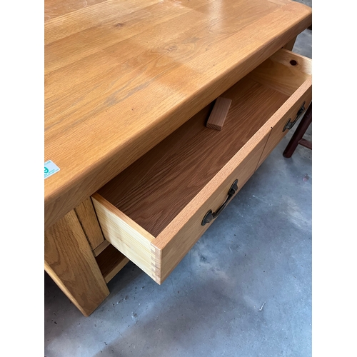 29 - Modern oak heavy coffee table