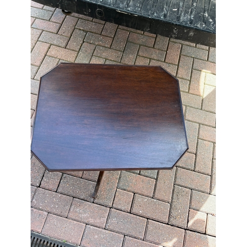 45 - Georgian mahogany tilt top side table