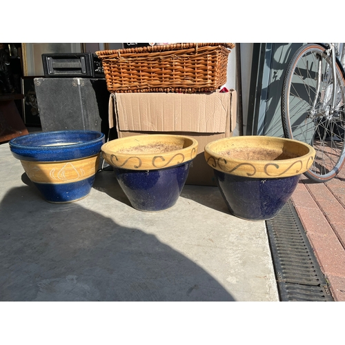 74 - 3 x Garden plant pots