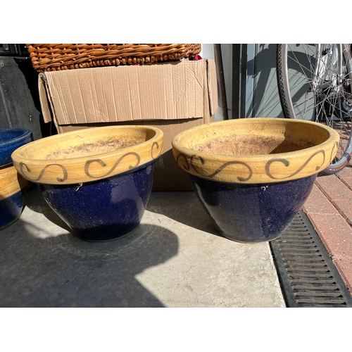 74 - 3 x Garden plant pots