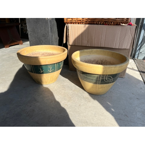 75 - 2 x Garden plant pots