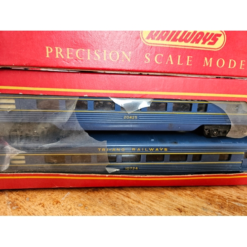375 - Assorted Tri-ang ect model trains