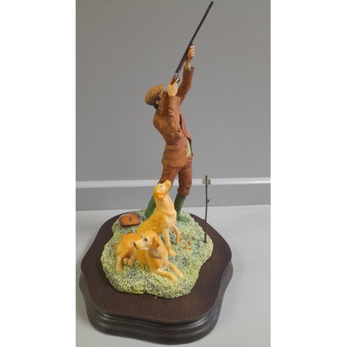 152 - Border Fine Arts 'Reaching For The High Bird (Labradors)' 108A By R Ayres On Wood Base