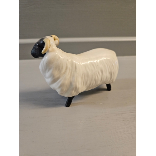 404 - Beswick Blackfaced Ewe 1765 H8cm