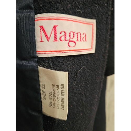 61 - Magna Overcoat Size 22 With Cover