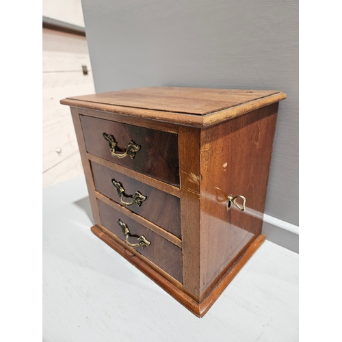 343 - Small Mahogany 3 Drawer Chest H26cm W29cm D20cm