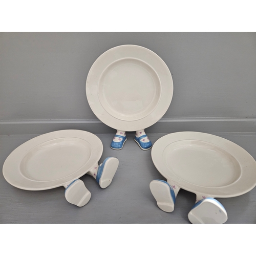 164 - 6 Carlton Walking Ware Plates