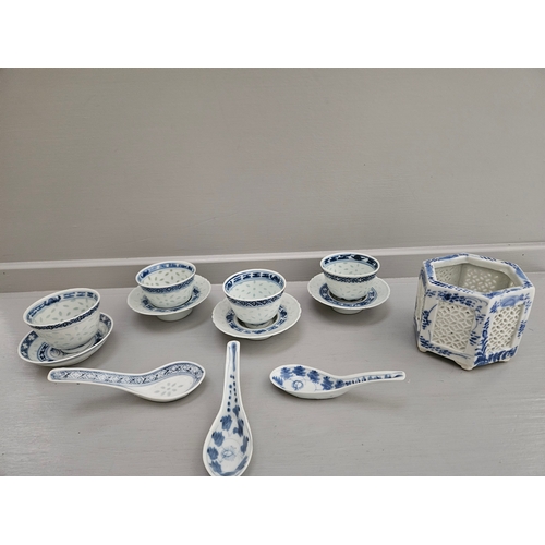 189 - Box Including Royal Commemorative Ware, Oriental Blue & White China