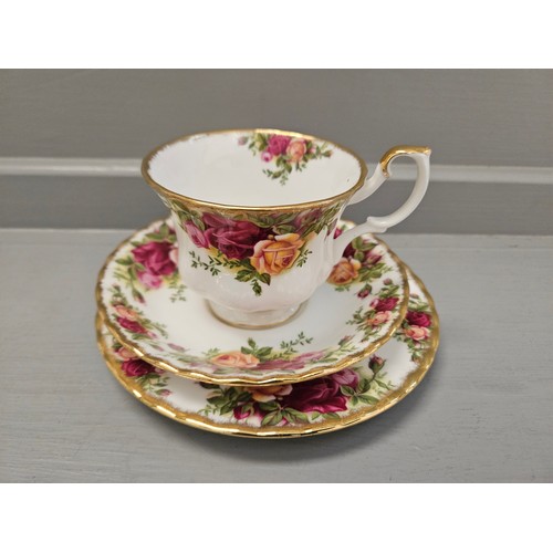 209 - 34Pc Royal Albert Country Roses Tea Set