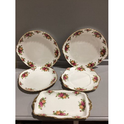 209 - 34Pc Royal Albert Country Roses Tea Set