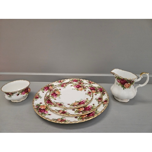 219 - 19Pcs Royal Albert Old Country Roses Teaware