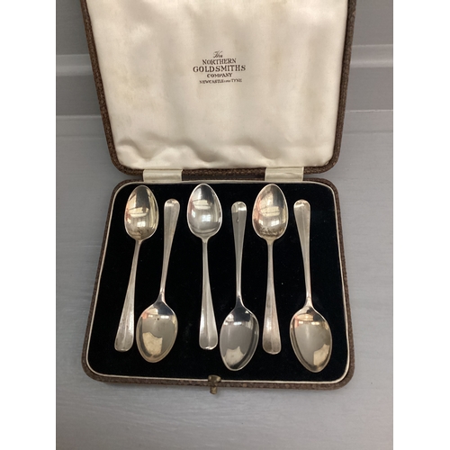 496 - 6 Silver Teaspoons In Case - Sheffield 1934