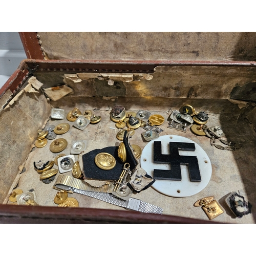 296 - Small Leather Suitcase & Quantity Of Military Badges & Buttons - Swastika, Royal Hussars, Northumber... 